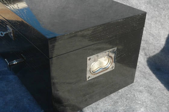 keepsake box with lock and drawer side